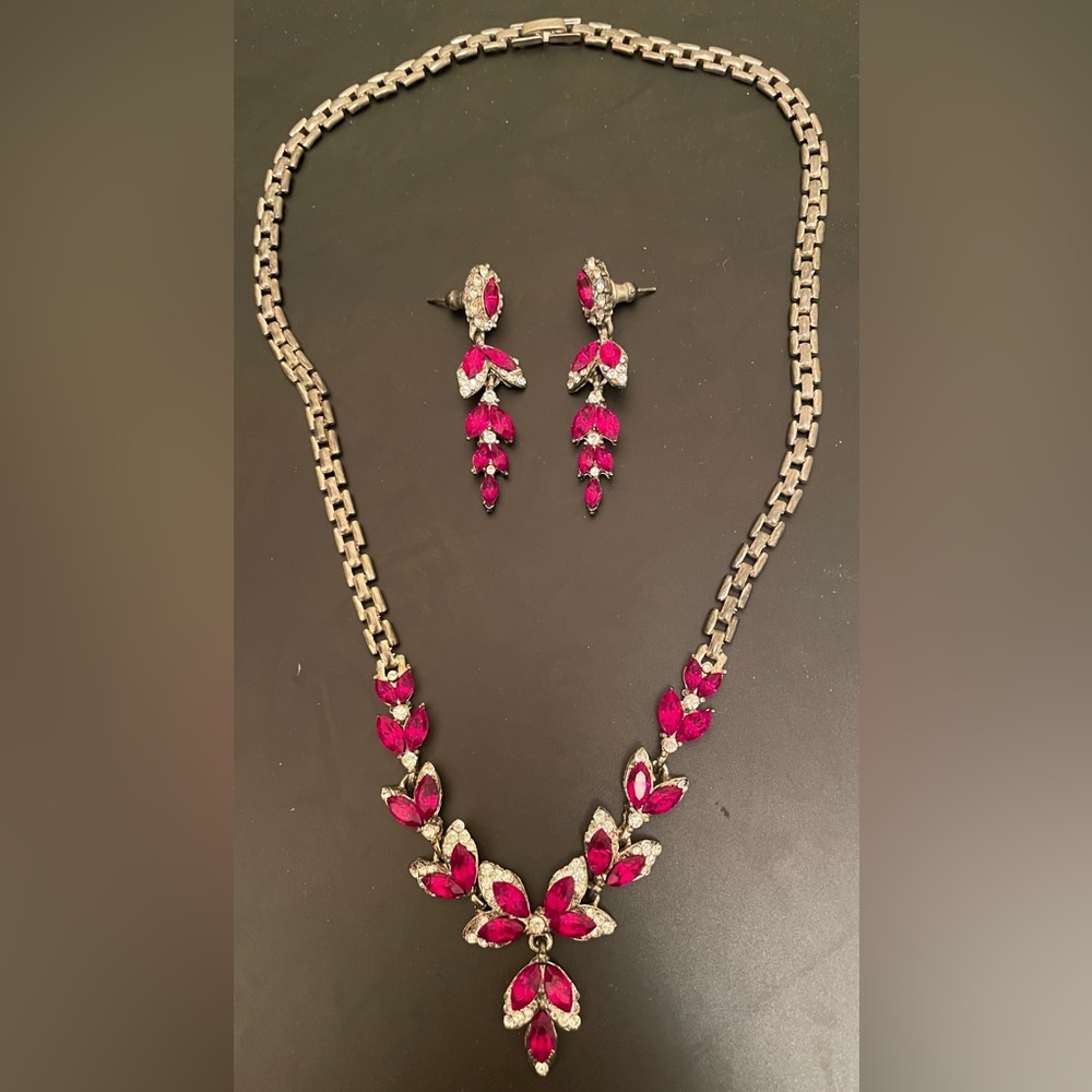 Necklace + earrings